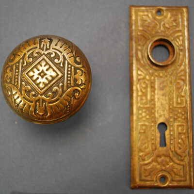 Doorknob / Escutcheon