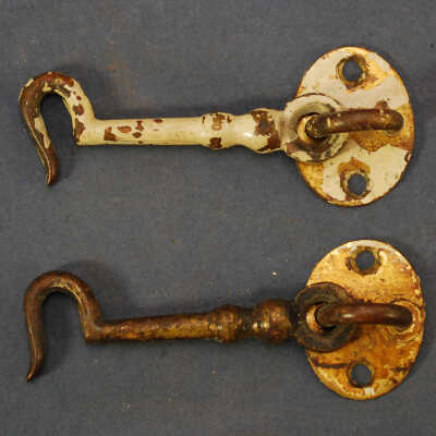 Hook, Cabin