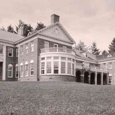 Wemme Home (White Shield Home)