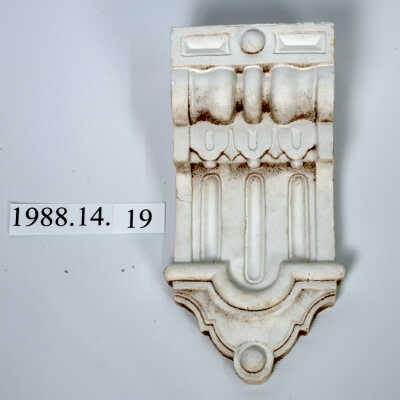 Bracket, Plaster