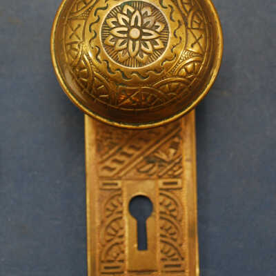 Doorknob / Escutcheon