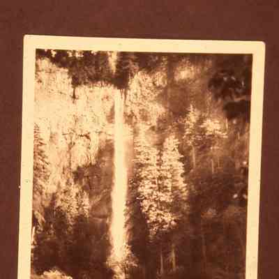 Multnomah Falls Lodge