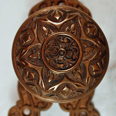 Doorknob / Triangular Rose