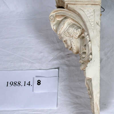 Bracket, Plaster