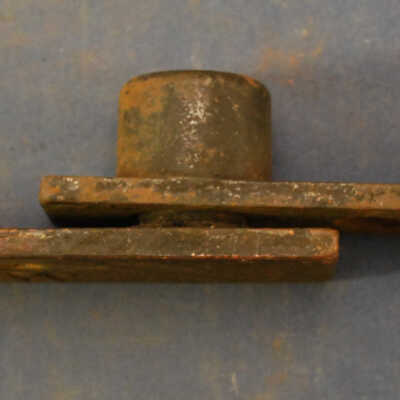 Hinge, Pivot