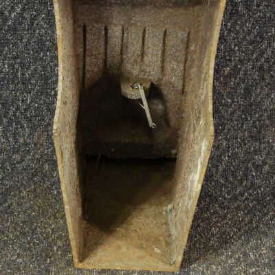 Keystone, Cast Iron