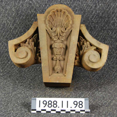 Keystone, Cast Iron