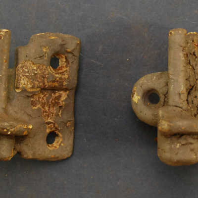 Pintle, Shutter