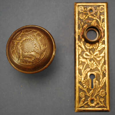 Doorknob / Escutcheon