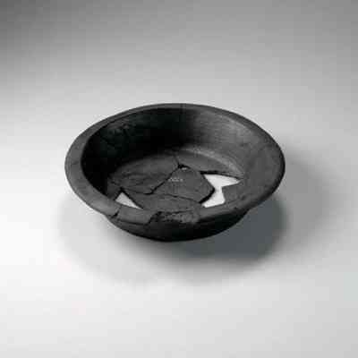 Pottery / dish