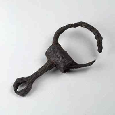 Object / iron