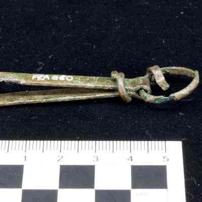 Tweezers