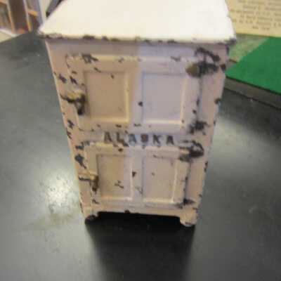 Icebox, dollhouse