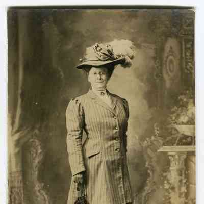 Postcard of Mrs. W. E. Rowe