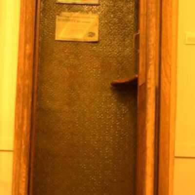 Telephone booth