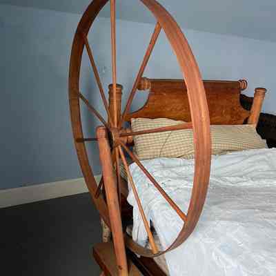 Large Wooden Spinning Wheel
