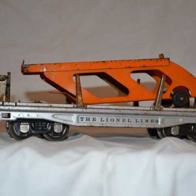 toy  RR flatbed with car carrier