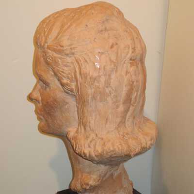 sculpture head side