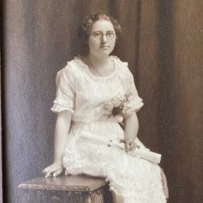 Studio portrait, Beatrice Horton
