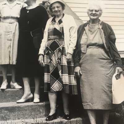 Group photo of Islesboro friends