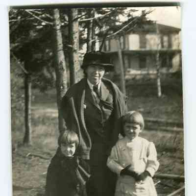 Postcard of Alice Pendleton with niece and nephew