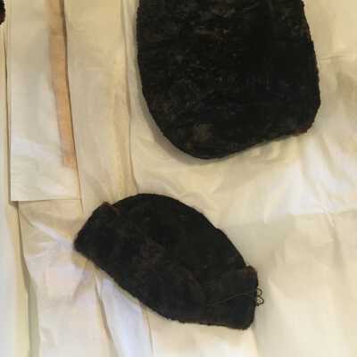 Sealskin muff and hat