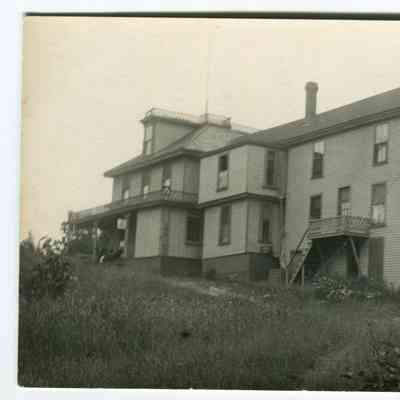 Postcard of Hotel at Hewes Point