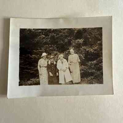 Four women, Bessie Peckford, Janie Pendleton, Louie Ames, Nora Pendleton