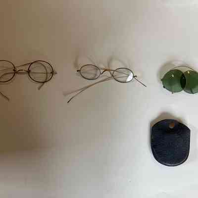 Eyeglasses