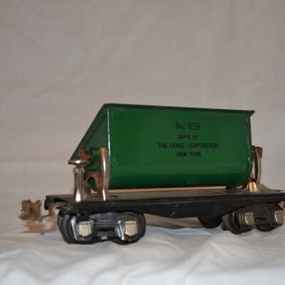 Train, tilting freight car