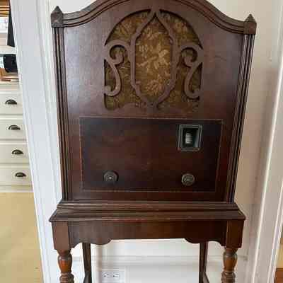 Grigsby-Grunow Majestic Radio, Model 50.