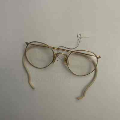 Eyeglasses