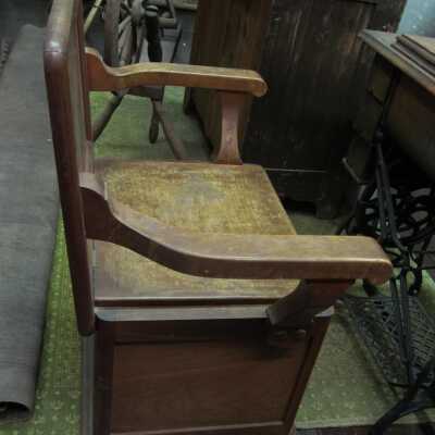 potty chair 2008.015.017