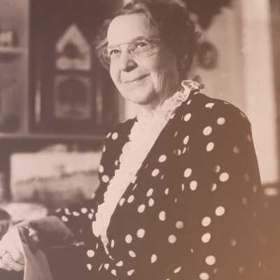 Miss Sue Wade