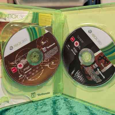 Game Box - Open: 2 of 3 game discs