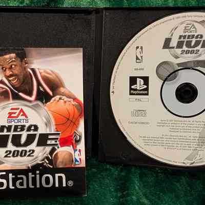 Game Box - Open: Game disc and manual