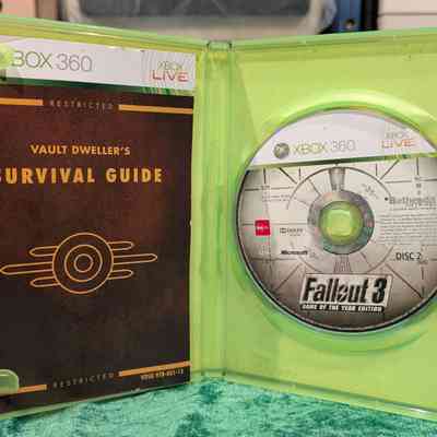 Game Box - Open: Game disc and manual