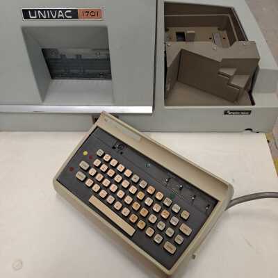 Univac 1701 Card Puch