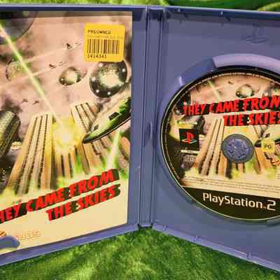 Game Box - Open: Game disc and manual