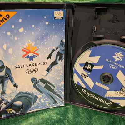 Game Box - Open: Game disc and manual