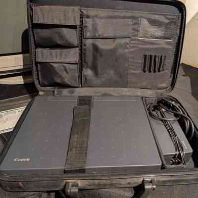 Carrying Case - Open