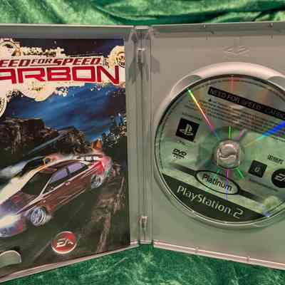 Game Box - Open: Game disc and manual