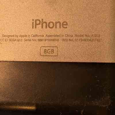 iPhone - Closeup: Serial no. 88818YAHWH8