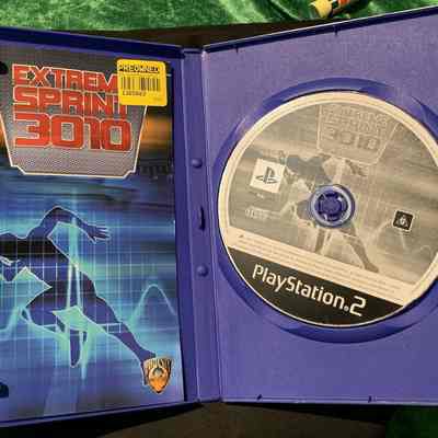 Game Box - Open: Game Disc and Manual