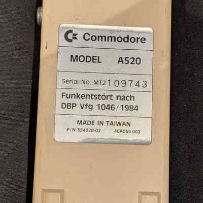 Adaptor - Bottom View: Serial No. MT2 109743
