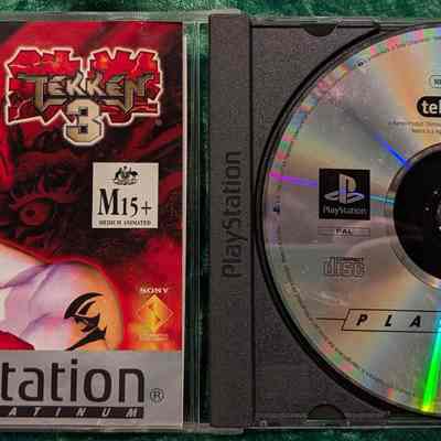 Game Box - Open: Game disc and manual