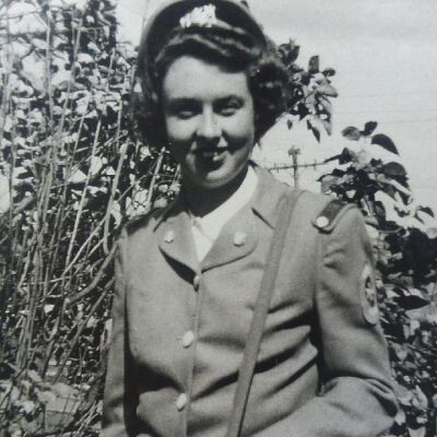 Mabel V. Meehan Andrews: Photograph of Mabel V. Meehan Andrews in her nurse's cadet uniform.