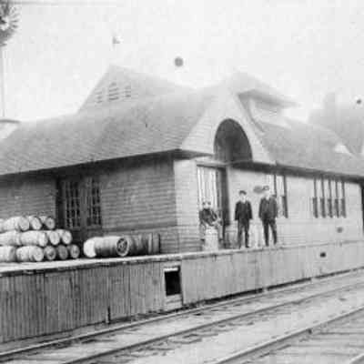 Shelburne Train Station - Housing Dr. S.W. Webbs Personal Train c. 1908