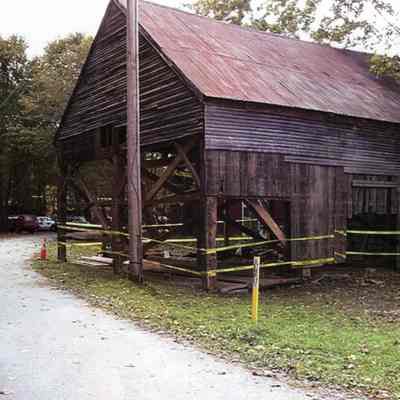 Thomas Barn History Report