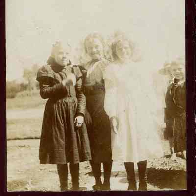 Ray, Tracy Maeck, Harmon Photographic card 1896